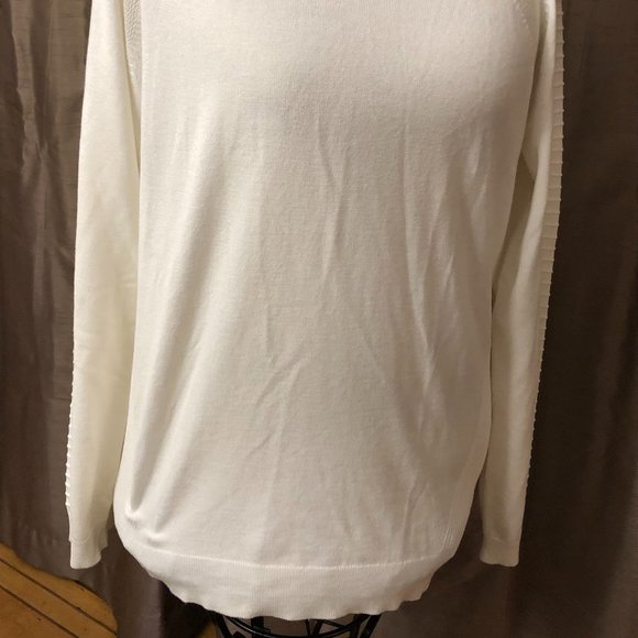 Tribal Canada Crew Neck Top. Size L - Picture 4 of 12
